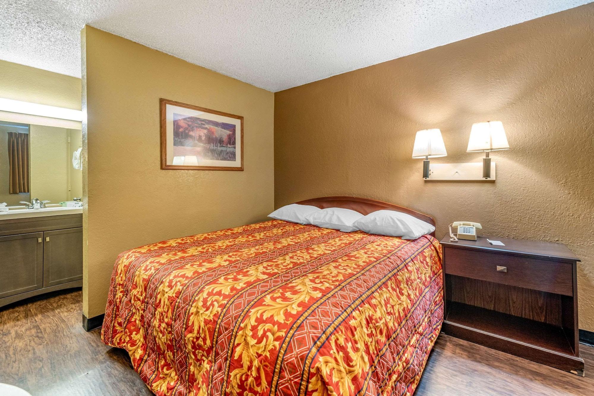 Rodeway Inn Пуэбло Экстерьер фото