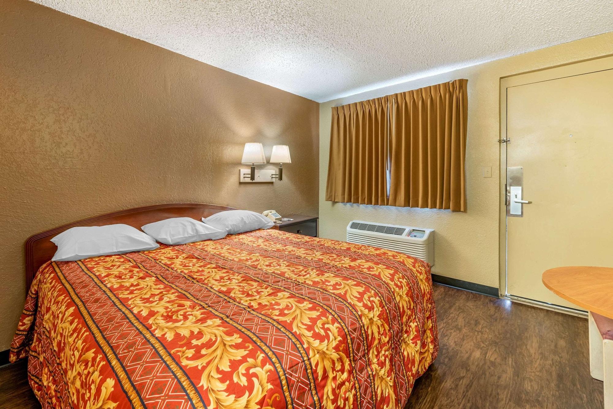 Rodeway Inn Пуэбло Экстерьер фото